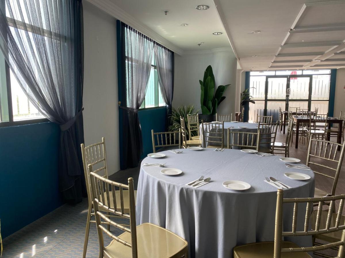 The Lanes Hotel Tutong Bagian luar foto