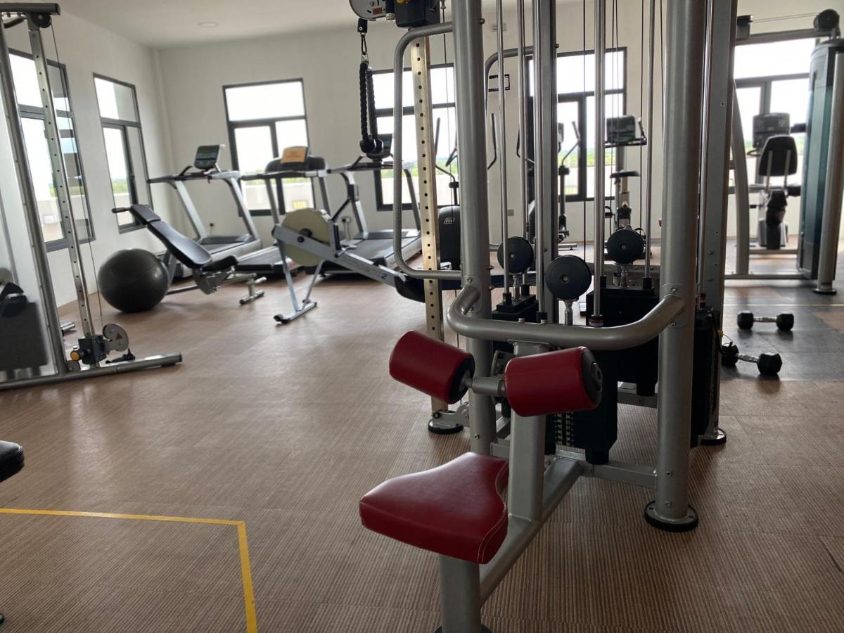 The Lanes Hotel Tutong Bagian luar foto