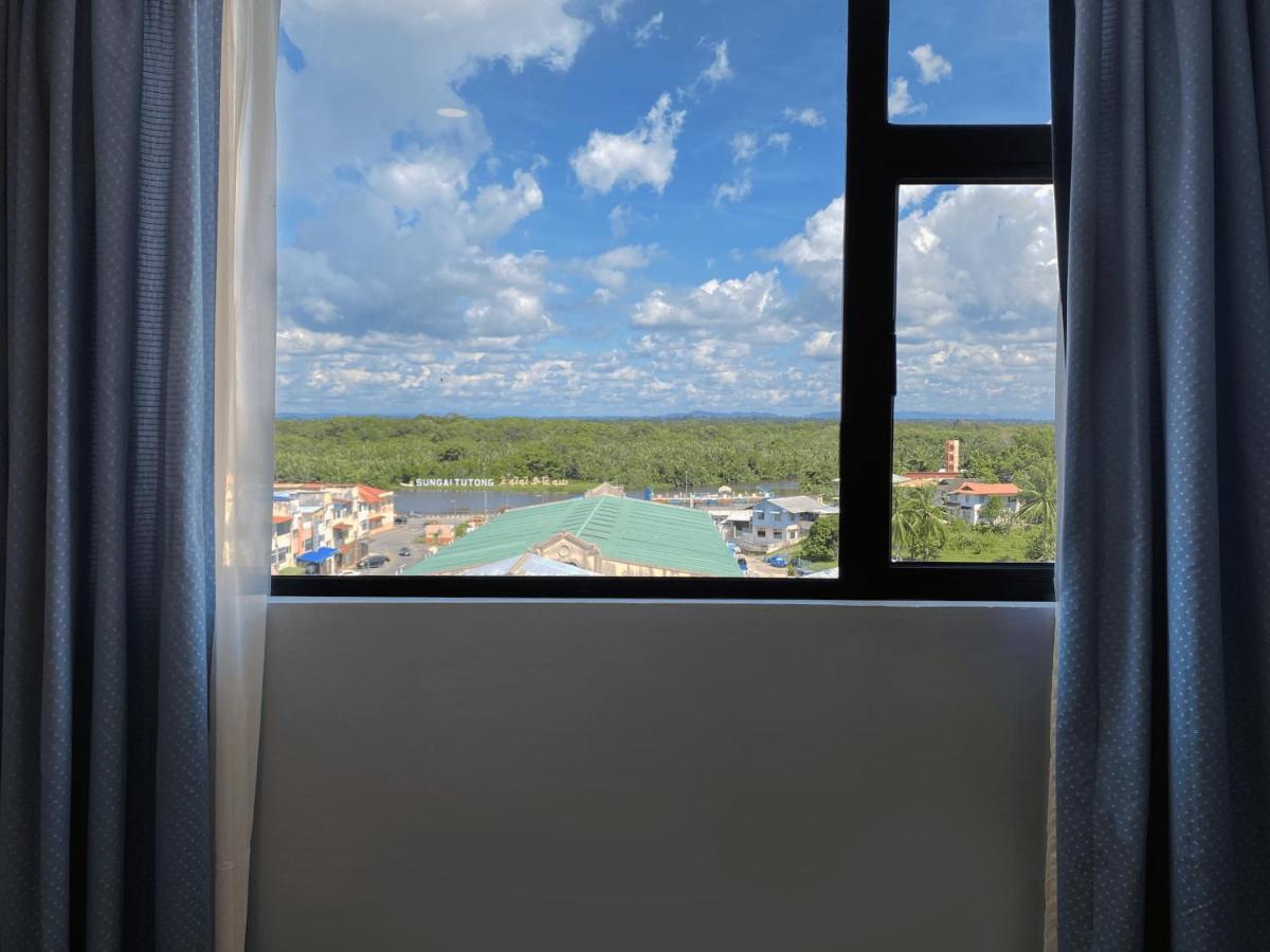 The Lanes Hotel Tutong Bagian luar foto